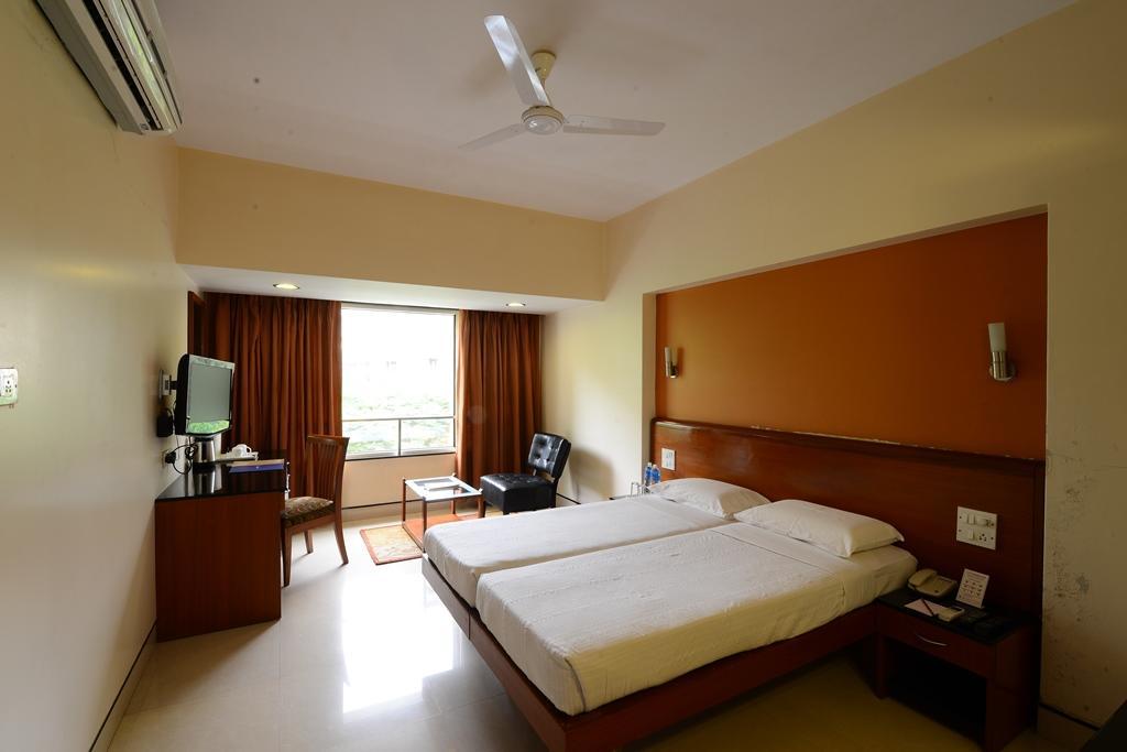 Hotel Woodland Pune Exterior foto