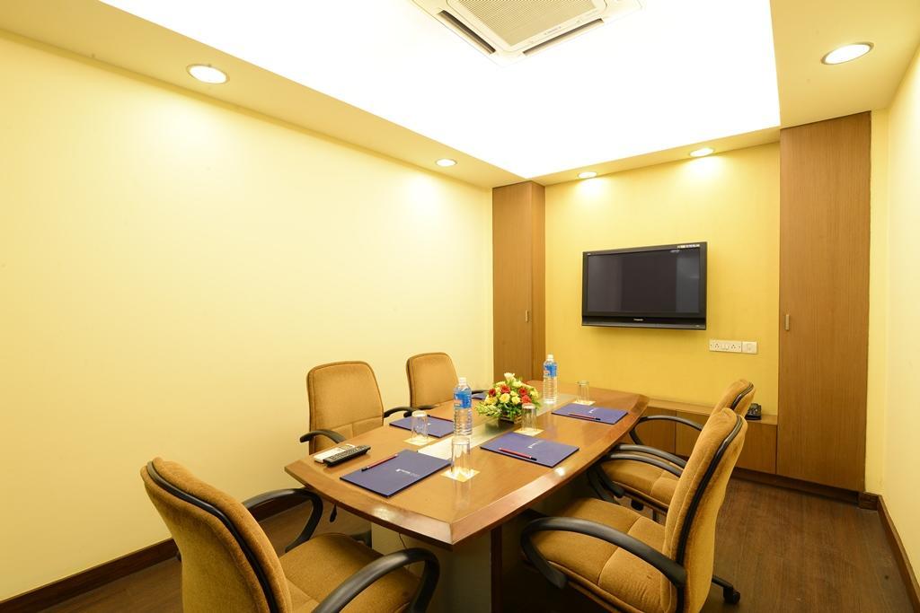 Hotel Woodland Pune Exterior foto